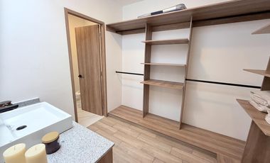 INVERSIÓN A MINUTOS DEL MAR. CASA DE 3 RECÁMARAS, 3 NIVELES, TERRAZA CON JACUZZI. PLAYA DEL CARMEN