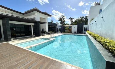 CASA EN VENTA EN PLAYA DEL CARMEN 3 REC. CON CASA CLUB EN EL ENCUENTRO