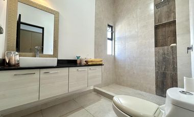 CASA EN VENTA EN PLAYA DEL CARMEN 3 REC. CON CASA CLUB EN EL ENCUENTRO