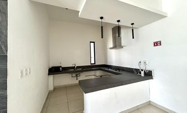 CASA EN VENTA EN PLAYA DEL CARMEN 3 REC. CON CASA CLUB EN EL ENCUENTRO