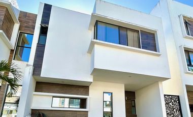 CASA EN VENTA EN PLAYA DEL CARMEN 3 REC. CON CASA CLUB EN EL ENCUENTRO