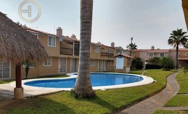 Casa en Venta a 9 min de Playa el Palmar.