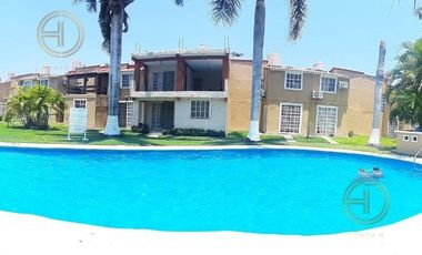 Casa en Venta a 9 min de Playa el Palmar.