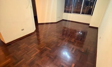 Alquilo amplio departamento a pasos del Metropolitano