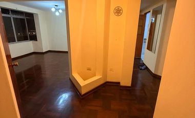 Alquilo amplio departamento a pasos del Metropolitano