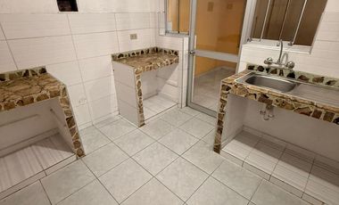 Alquilo amplio departamento a pasos del Metropolitano