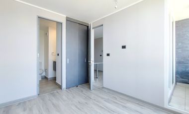 Av. Fermín Vivaceta  [2465-1]