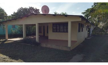 CASA 3 RECAMARAS CERCADA EN RIO GRANDE PENONOME