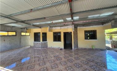 SE ALQUILA HERMOSA AMOBLADA CASA EN ATALAYA, SANTIAGO