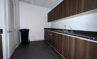 ALQUILER DE OFICINA AMOBLADA EN PUNTA PACIFICA - PH OCEANIA