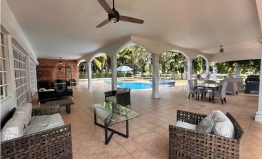 Oportunidad! Se Vende Casa en Coronado Golf con Piscina