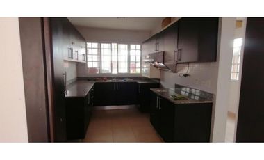 Venta de Hermosa Casa en P.H. Novona en Brisas del Golf