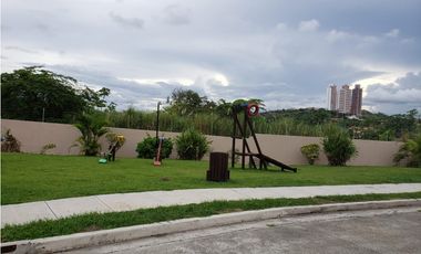 Venta de Hermosa Casa en P.H. Novona en Brisas del Golf