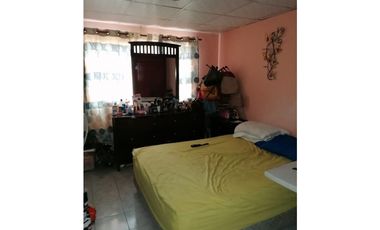 Venta de Hermosa y  Acogedora Casa en Jardines de Sevilla