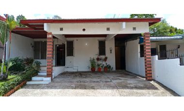 Venta de Casa en Urbanización Las Glorietas, Villa Zaita