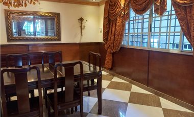 VENTA DE AMPLIA RESIDENCIA FAMILIAR EN URBANIZACIÓN LOS NGELES