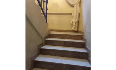 VENTA DE AMPLIA RESIDENCIA FAMILIAR EN URBANIZACIÓN LOS NGELES