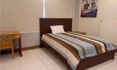 VENTA DE AMPLIA RESIDENCIA FAMILIAR EN URBANIZACIÓN LOS NGELES