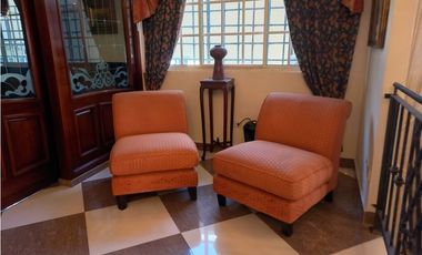 VENTA DE AMPLIA RESIDENCIA FAMILIAR EN URBANIZACIÓN LOS NGELES