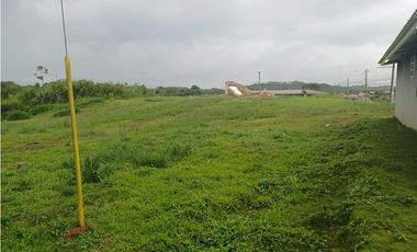 Se Vende Terreno de 2,400 Mts2 en Nuevo Emperador