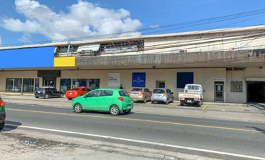 Venta o Alquiler de Local Comercial con 1990m2 en Santa Elena