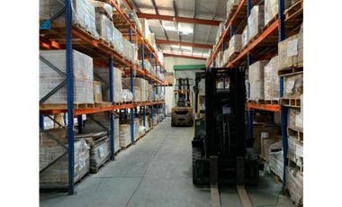 Venta o Alquiler de Local Comercial con 1990m2 en Santa Elena