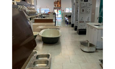 Venta o Alquiler de Local Comercial con 1990m2 en Santa Elena