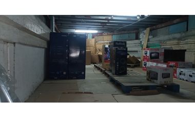 Se Alquila Local de 250M2 en la 5 de mayo entrada de Peatonal