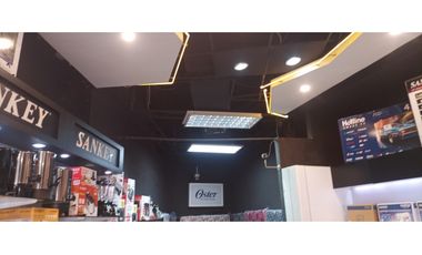 Se Alquila Local de 250M2 en la 5 de mayo entrada de Peatonal