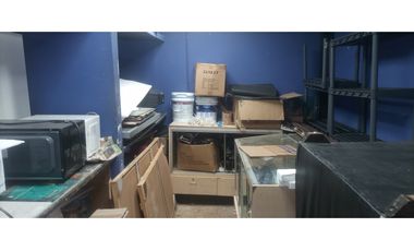 Se Alquila Local de 250M2 en la 5 de mayo entrada de Peatonal