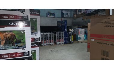 Se Alquila Local de 250M2 en la 5 de mayo entrada de Peatonal