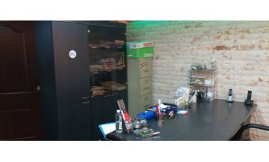 Se Alquila Local de 250M2 en la 5 de mayo entrada de Peatonal