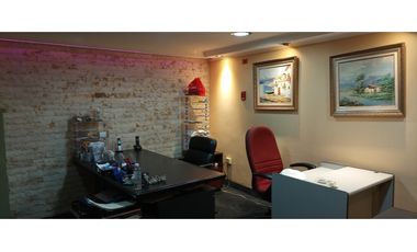 Se Alquila Local de 250M2 en la 5 de mayo entrada de Peatonal