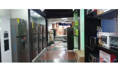 Se Alquila Local de 250M2 en la 5 de mayo entrada de Peatonal