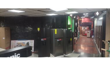 Se Alquila Local de 250M2 en la 5 de mayo entrada de Peatonal