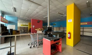 Se Alquila Local Comercial de 633M2 en la Via 12 de Octubre