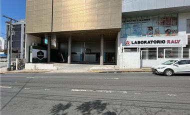 Se Alquila Local Comercial de 633M2 en la Via 12 de Octubre
