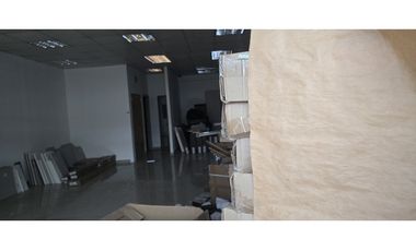 SE ALQUILAN LOCALES DE 70M2, 96M2, 113M2 EN COSTA DE ESTE