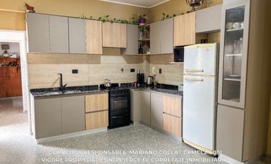 Departamento 4 ambientes 120 M² en venta con cochera en Temperley