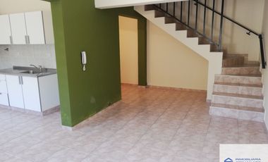 Dúplex en alquiler c/ cochera en Maipú