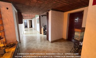 Casa 5 ambientes 204 M² cubiertos en venta con doble cochera en Adrogué