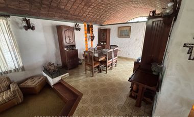 Casa 5 ambientes 1707 m² en venta con doble cochera en Adrogué
