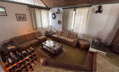 Casa 5 ambientes 1707 m² en venta con doble cochera en Adrogué