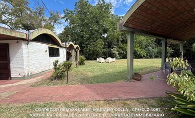 Casa 5 ambientes 204 M² cubiertos en venta con doble cochera en Adrogué