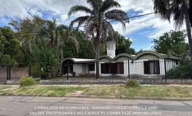 Casa 5 ambientes 204 M² cubiertos en venta con doble cochera en Adrogué