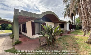 Casa 5 ambientes 204 M² cubiertos en venta con doble cochera en Adrogué