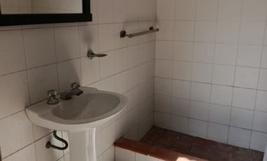 Casa en alquiler en Castelar Sur