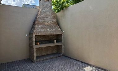 Casa en alquiler en Castelar Sur