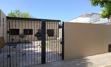 Casa en alquiler en Castelar Sur