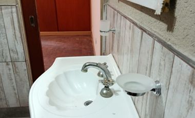 Casa en alquiler en Castelar Sur